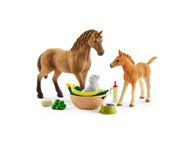Schleich Hevonen, varsa ja koiranpentu