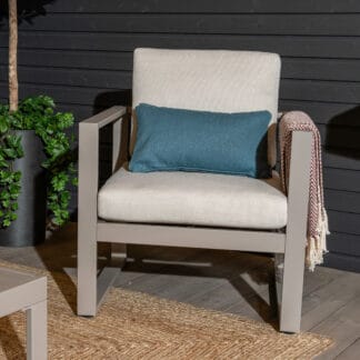 Madison ECO-line koristetyyny ulkokäyttöön 50x30 cm farkunsininen
