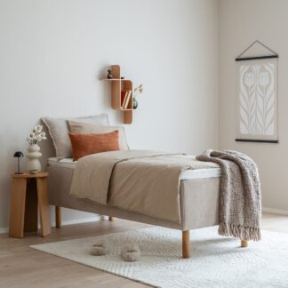 Unia Kulta runkopatjasänky 90x200 XL beige, Unia Pronssi 5cm, Pyöreä öljytty t